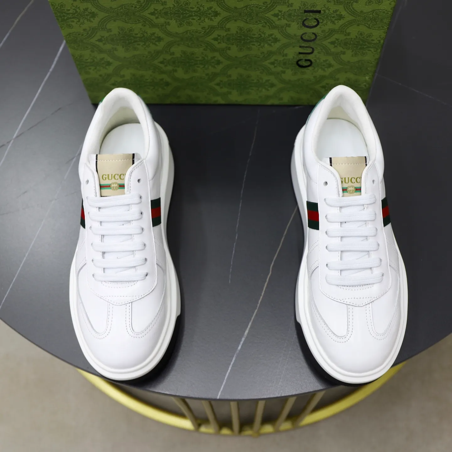 Ex-factory price: 462💰🙅‍♂️🙅‍♂️🙅‍♂️ Brand: GUCCI Standard code: 38-44 (45 customized) Grade: Same as the official website Material: Original material splicing Comfortable and breathable lining Lightweight and wear-resistant sports outsole Style category: Men's fashionable casual shoes Running sneakers Distinguished luxury brand elements Top luxury Color: actual picture color
